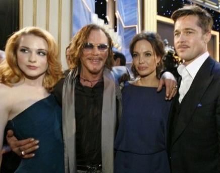 Анджелина Джоли с «коллегами по цеху»