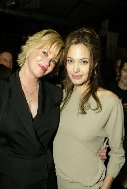 Анджелина Джоли с «коллегами по цеху»