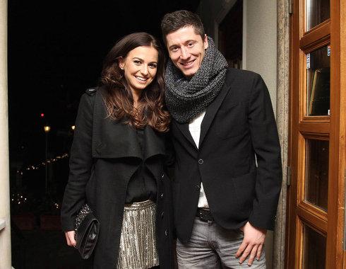 Самые красивые подруги футболистов, заявленных на Евро