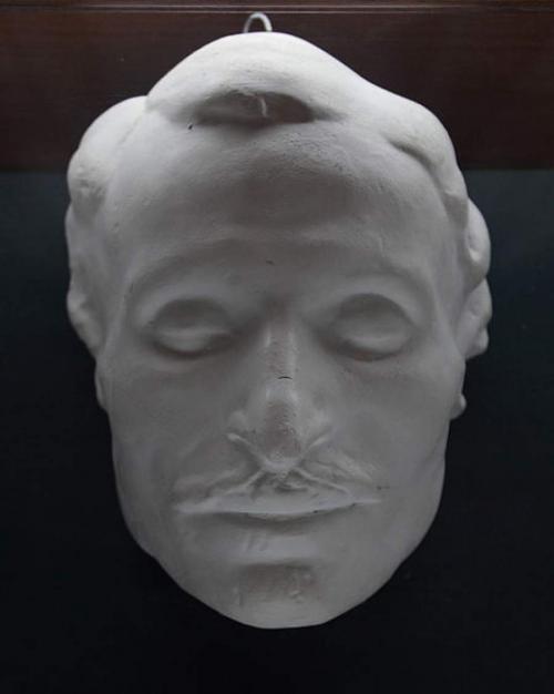 Посмертные маски великих людей