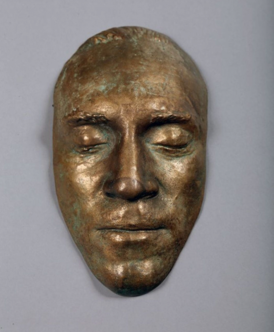 Посмертные маски великих людей