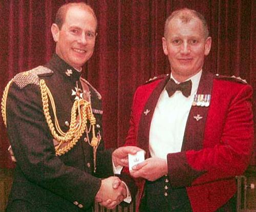 Национальный герой армии ЕЕ ВЕЛИЧЕСТВА стал… женщиной