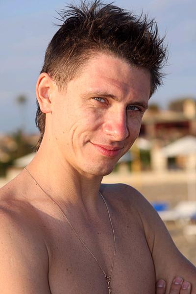 Сквозь года: наши звёзды в детстве и сейчас