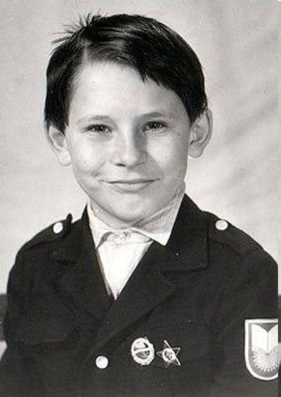 Сквозь года: наши звёзды в детстве и сейчас