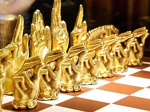 Руки Ринго Старра отлили в шахматы