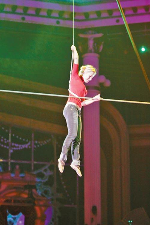 Иван Ургант опустил Собчак с небес на землю