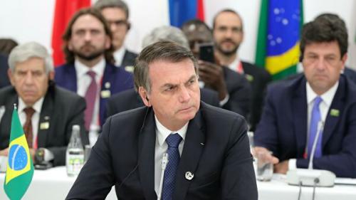 Не щадит никого: знаменитости, которые заразились коронавирусом