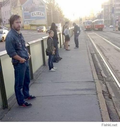 Обычные люди, точь-в-точь похожие на знаменитостей в их культовых ролях