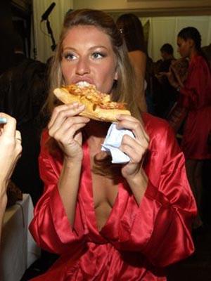 Звезды лопают фастфуд