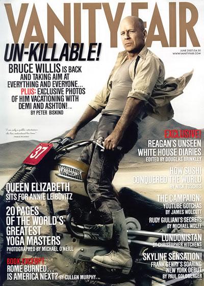 Брюс Уиллис, Дэми Мур и Эштон Катчер  живут втроем