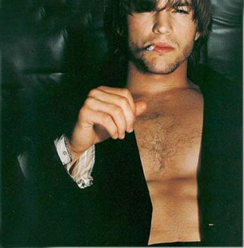 Брюс Уиллис, Дэми Мур и Эштон Катчер  живут втроем