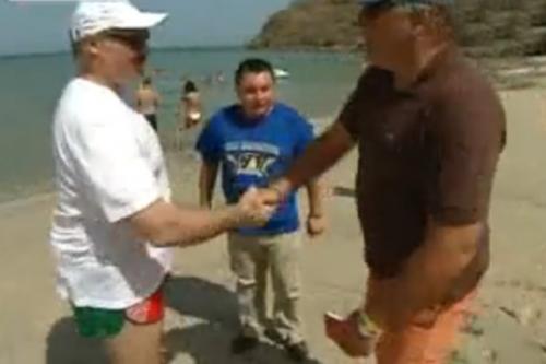 Самые выразительные пляжные костюмы политиков