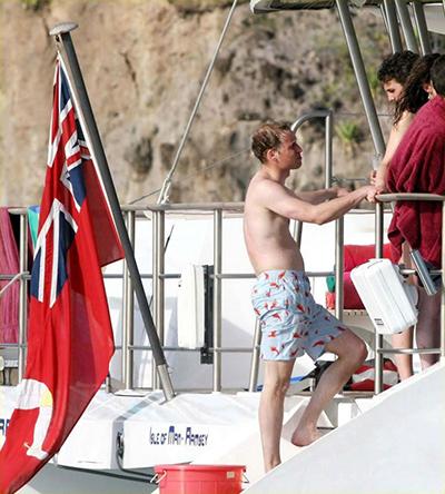 Самые выразительные пляжные костюмы политиков