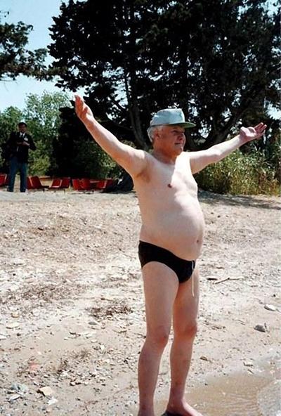 Самые выразительные пляжные костюмы политиков