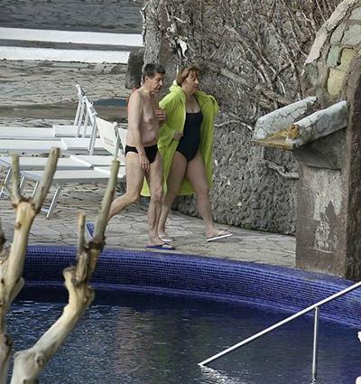 Самые выразительные пляжные костюмы политиков