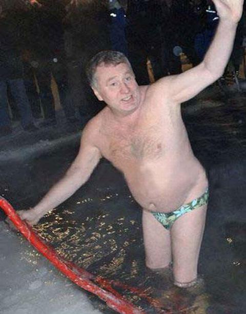 Самые выразительные пляжные костюмы политиков