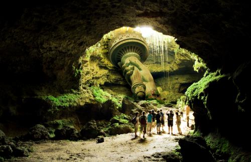 Цифровой художник одержим Апокалипсисом