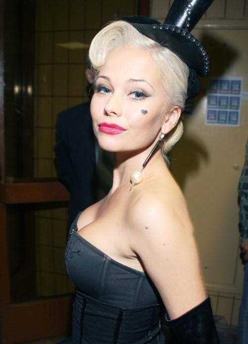 Самое глубокое декольте российского шоу-бизнеса