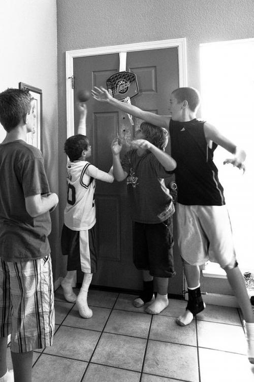 Американский мальчик живёт без кожи