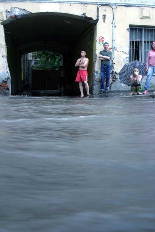 26 июня 2006 года: Москва ушла под воду