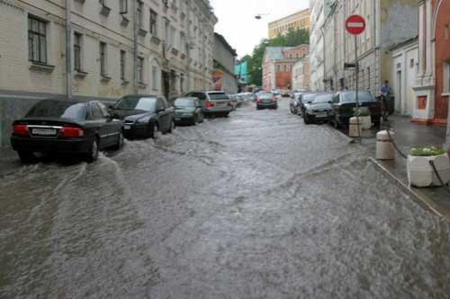 26 июня 2006 года: Москва ушла под воду