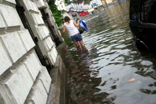 26 июня 2006 года: Москва ушла под воду
