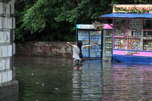 26 июня 2006 года: Москва ушла под воду