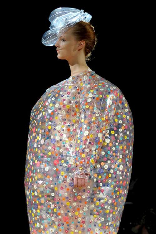 Когда модные дефиле превращаются в клоунаду