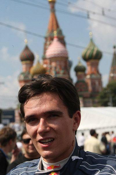 Два болида "Формулы-1" серьезно нарушили скоростной режим у Кремля