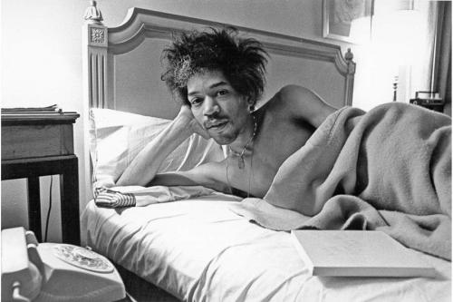 Знаменитости, которые умерли в отелях