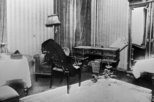 Знаменитости, которые умерли в отелях