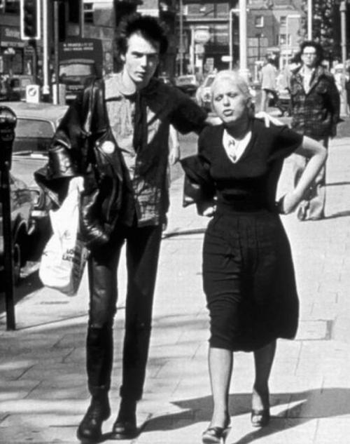 Знаменитости, которые умерли в отелях