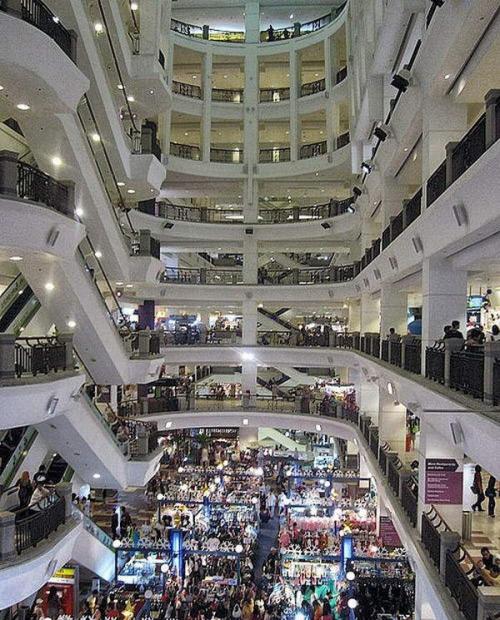 10 самых вместительных зданий мира