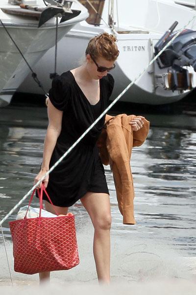 Принцесса Беатрис Йоркская отправилась на свидание во Францию