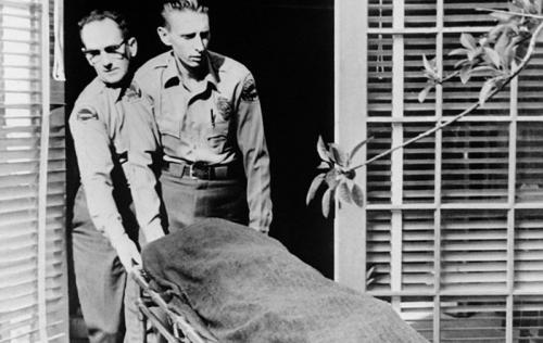 15 шокирующих гипотез о смерти Мэрилин Монро