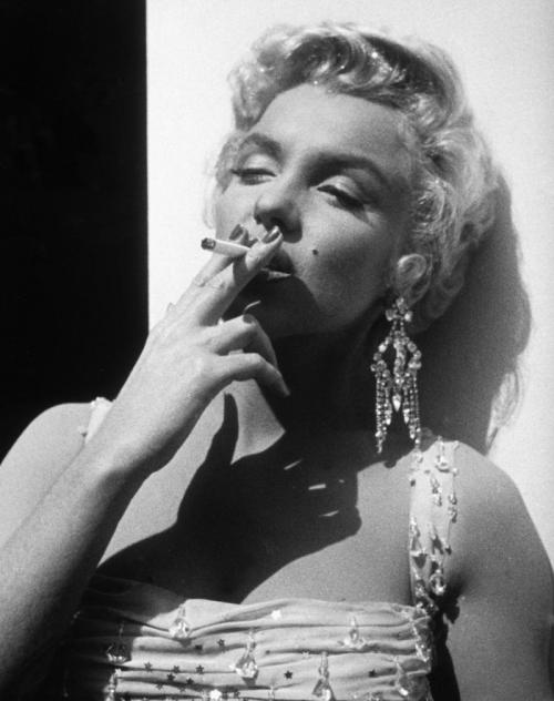 Знаменитости, ставшие жертвами пагубной зависимости