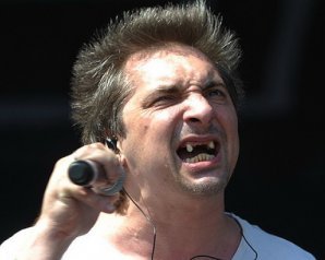 Знаменитости, ставшие жертвами пагубной зависимости