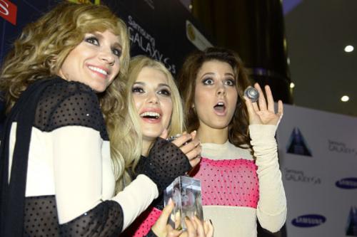 Волочкова и Собчак блеснули декольте на вручении премии «RU.TV»