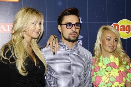 Волочкова и Собчак блеснули декольте на вручении премии «RU.TV»