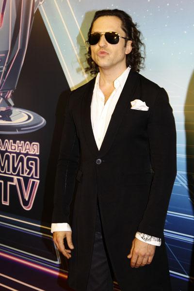 Волочкова и Собчак блеснули декольте на вручении премии «RU.TV»