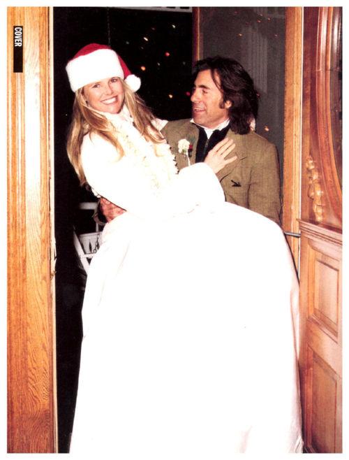 Супермодель отметила свое 60-летие съемкой в купальнике