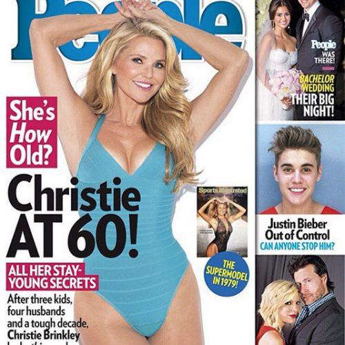 Супермодель отметила свое 60-летие съемкой в купальнике