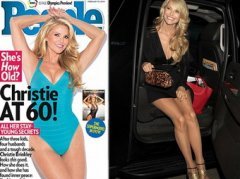 Супермодель отметила свое 60-летие съемкой в купальнике