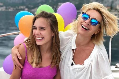 Сын Собчак, дочери Ольги Шелест и другие дети отечественных телеведущих