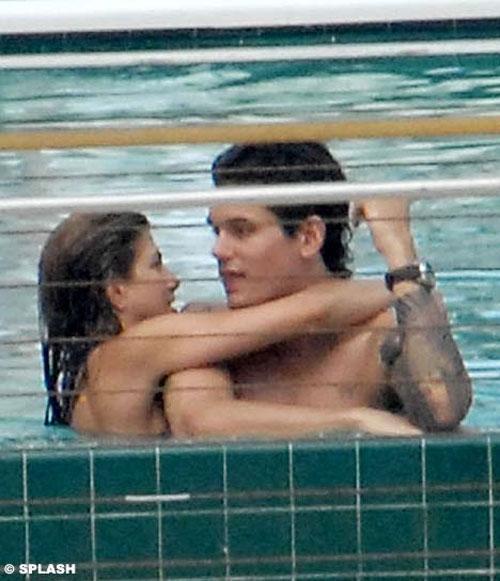 Дженнифер Энистон подцепила молодого любовника