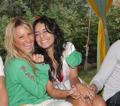 Совместные фото звездных красавиц