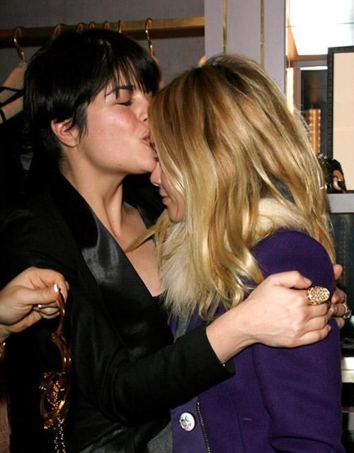 Совместные фото звездных красавиц