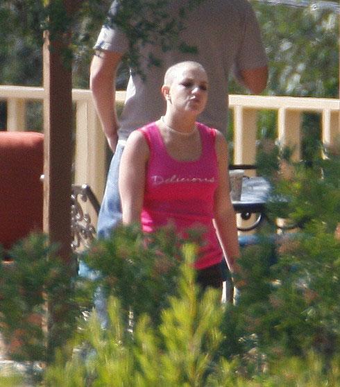 Снимки, которые звезды не хотели бы видеть в прессе-2