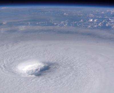 Как выглядят ураганы из космоса