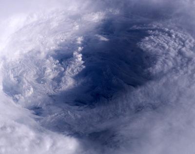 Как выглядят ураганы из космоса